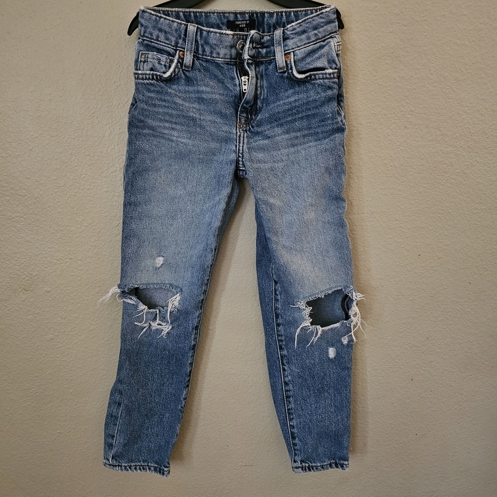 Forever 21 Kids Size 5-6 Blue Relaxed Fit Distressed Jeans